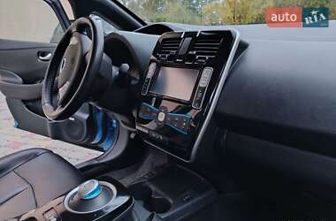 Хэтчбек Nissan Leaf 2013 в 