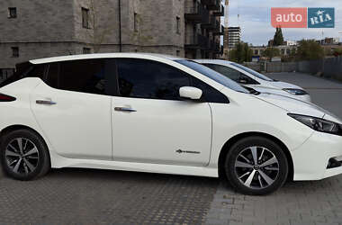 Хэтчбек Nissan Leaf 2019 в 
