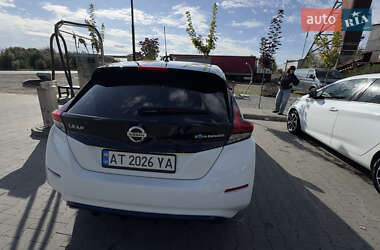 Хэтчбек Nissan Leaf 2019 в 