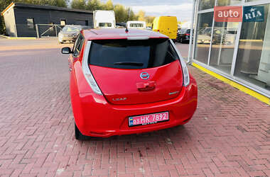 Хэтчбек Nissan Leaf 2016 в 