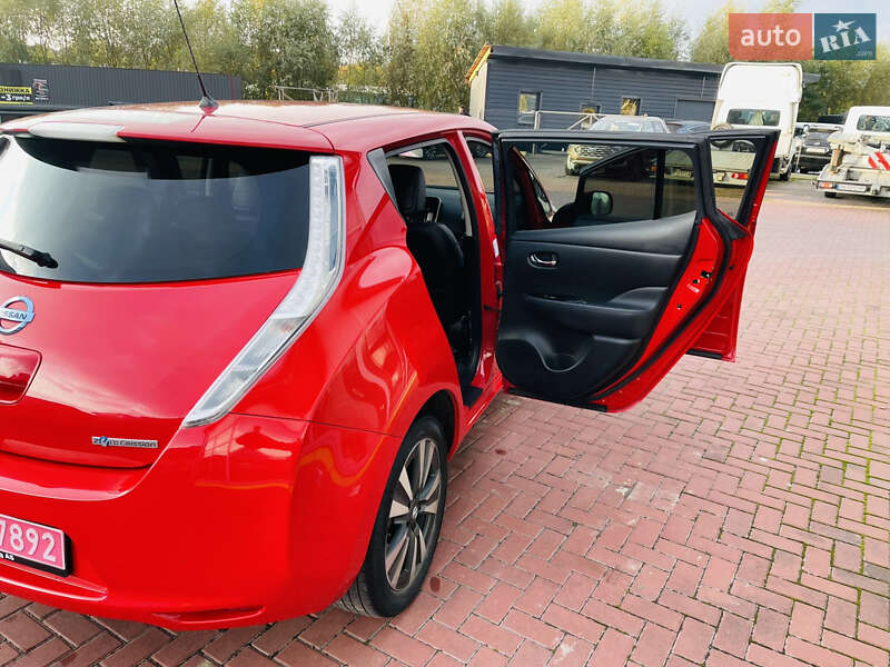 Хэтчбек Nissan Leaf 2016 в Ровно