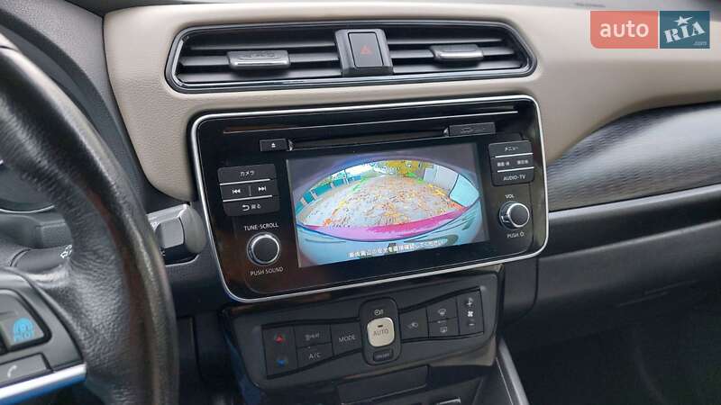 Хэтчбек Nissan Leaf 2018 в Киеве