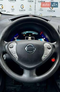 Хэтчбек Nissan Leaf 2016 в 