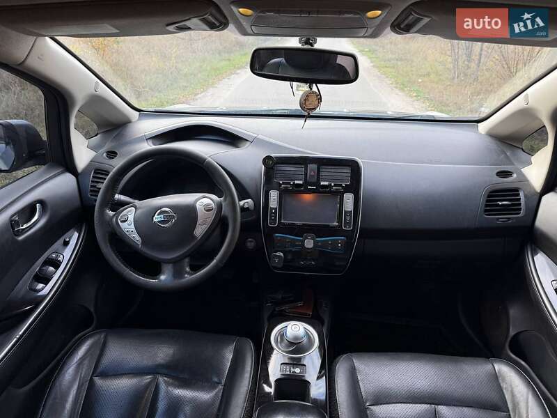 Хетчбек Nissan Leaf 2014 в Дніпрі