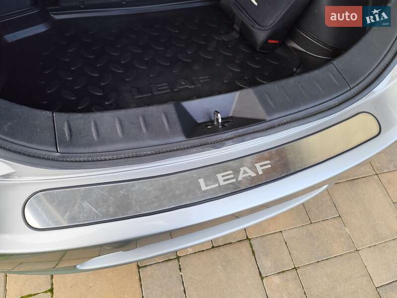 Хэтчбек Nissan Leaf 2016 в Ровно