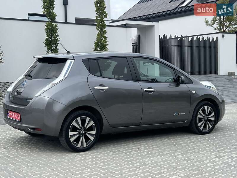 Хетчбек Nissan Leaf 2015 в Рівному