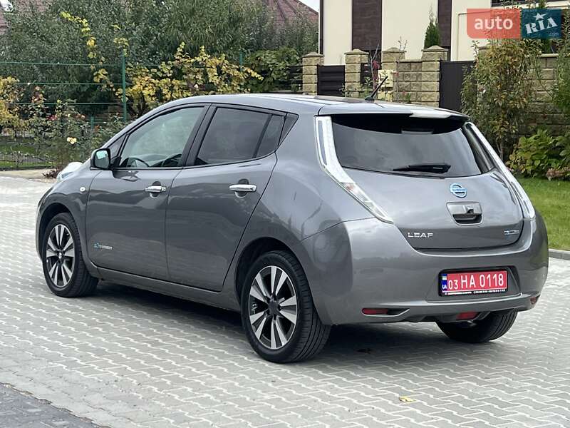 Хетчбек Nissan Leaf 2015 в Рівному