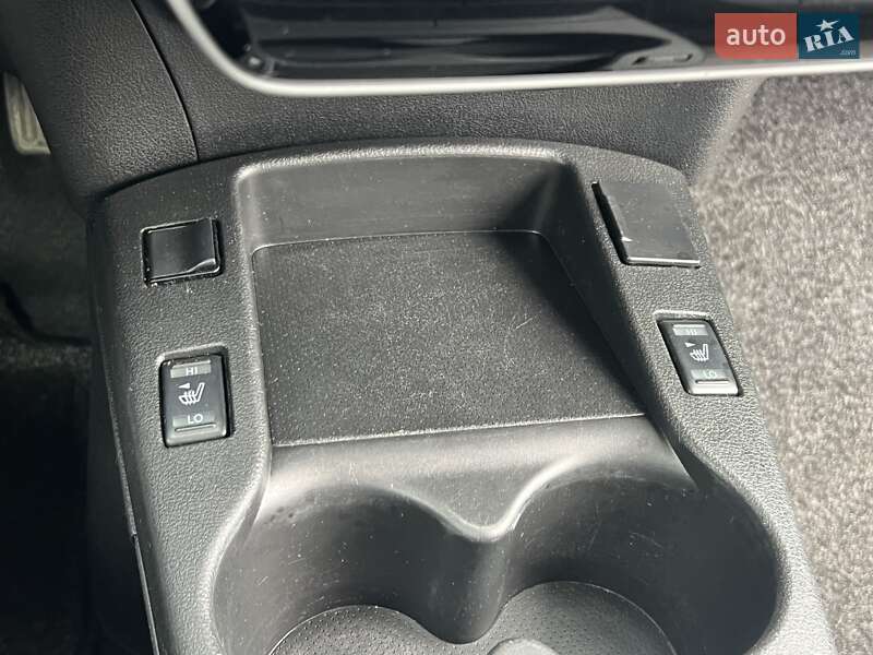 Хетчбек Nissan Leaf 2015 в Рівному