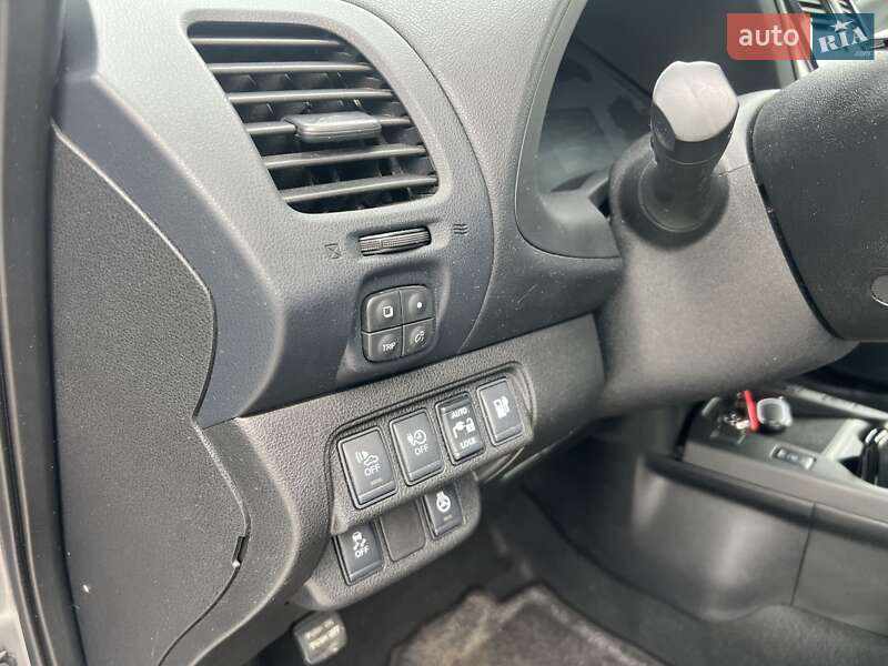 Хетчбек Nissan Leaf 2015 в Рівному