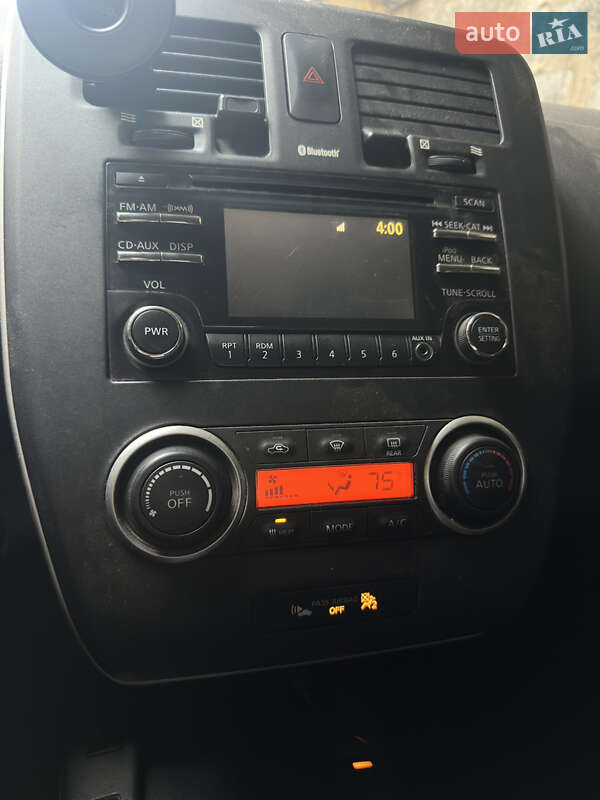 Хетчбек Nissan Leaf 2015 в Києві