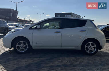 Хэтчбек Nissan Leaf 2012 в 