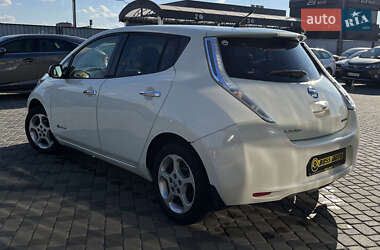 Хэтчбек Nissan Leaf 2012 в 