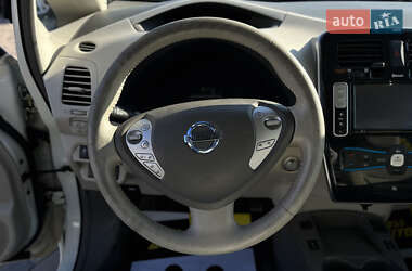 Хэтчбек Nissan Leaf 2012 в 