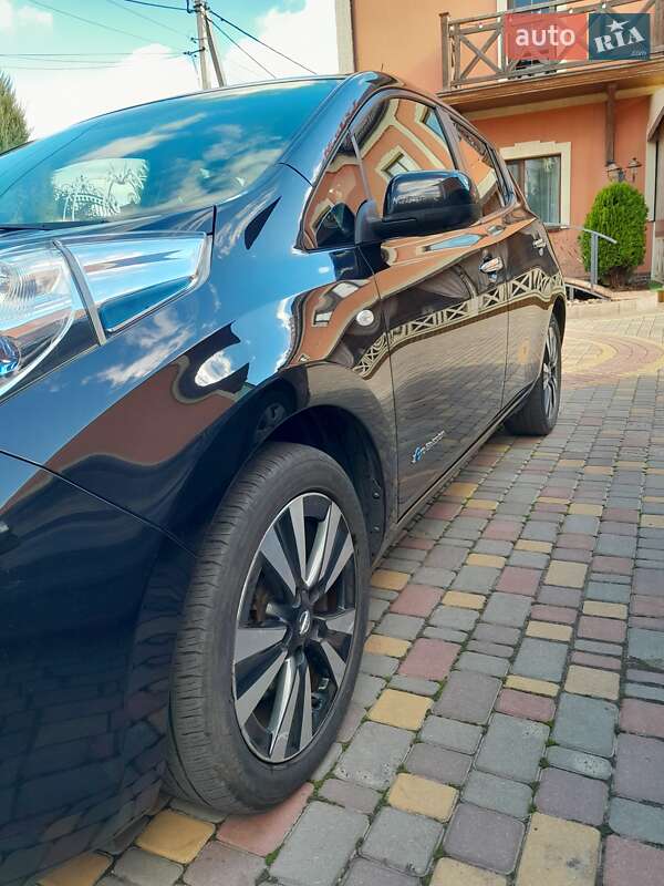 Хэтчбек Nissan Leaf 2016 в Новоархангельске