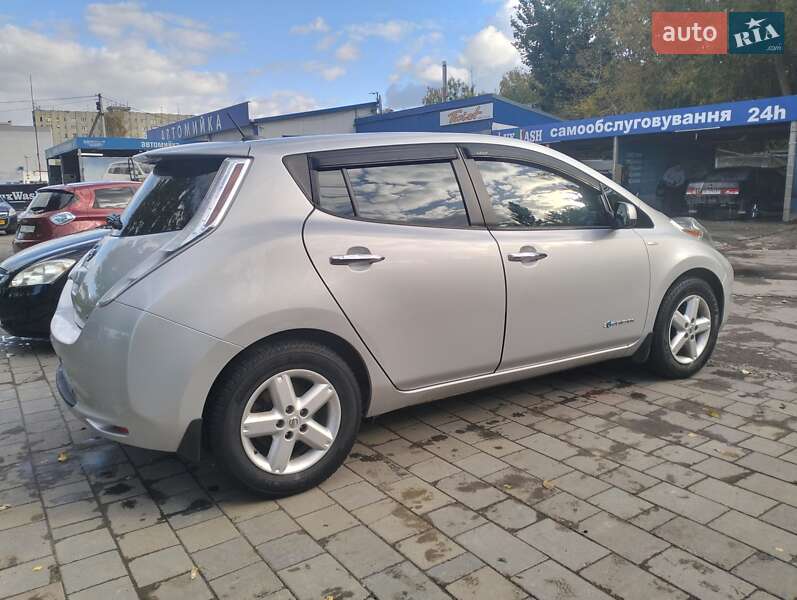 Хетчбек Nissan Leaf 2013 в Львові