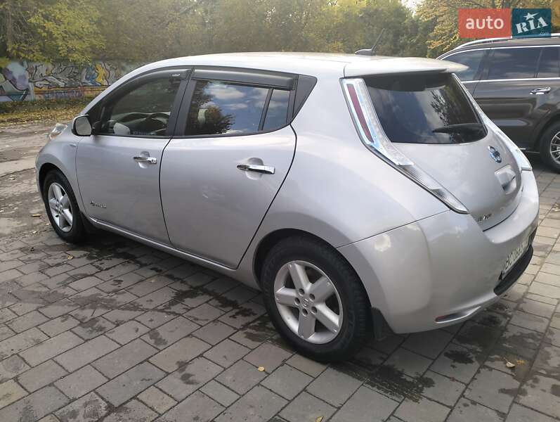 Хетчбек Nissan Leaf 2013 в Львові