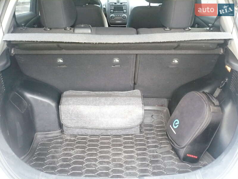 Хетчбек Nissan Leaf 2013 в Львові