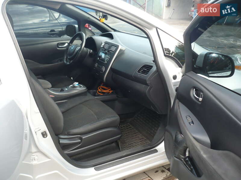 Хетчбек Nissan Leaf 2013 в Львові