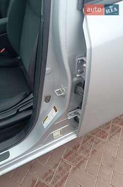 Хетчбек Nissan Leaf 2014 в 
