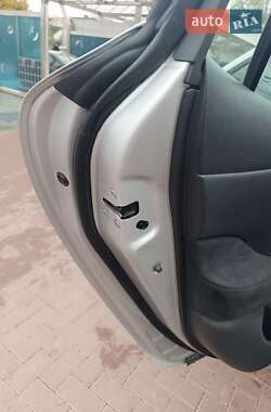Хетчбек Nissan Leaf 2014 в 