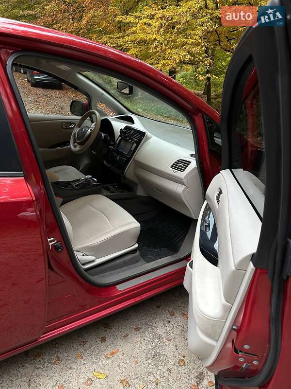 Хэтчбек Nissan Leaf 2011 в Львове фото 12 Хэтчбек Nissan Leaf 2011 в Львове
