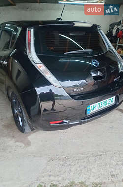 Хетчбек Nissan Leaf 2016 в 