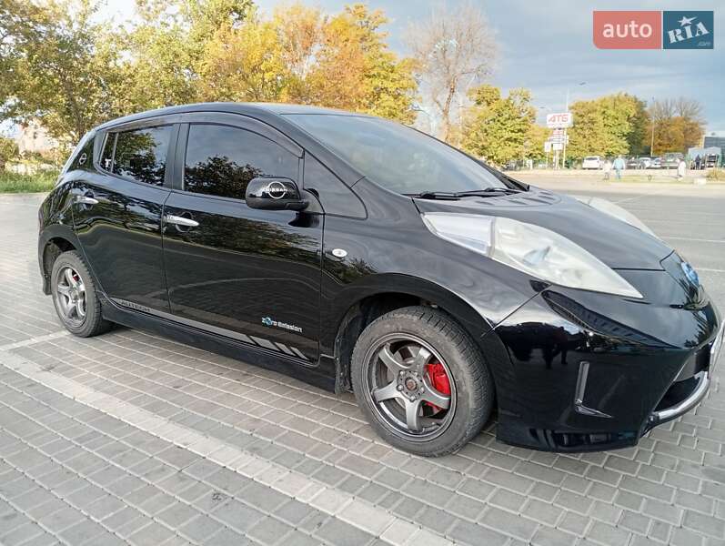 Хетчбек Nissan Leaf 2014 в Одесі