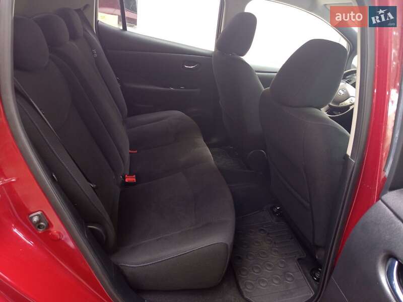 Хэтчбек Nissan Leaf 2015 в Запорожье