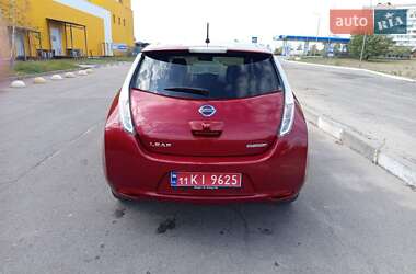 Хэтчбек Nissan Leaf 2015 в Запорожье