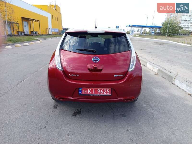 Хэтчбек Nissan Leaf 2015 в Запорожье
