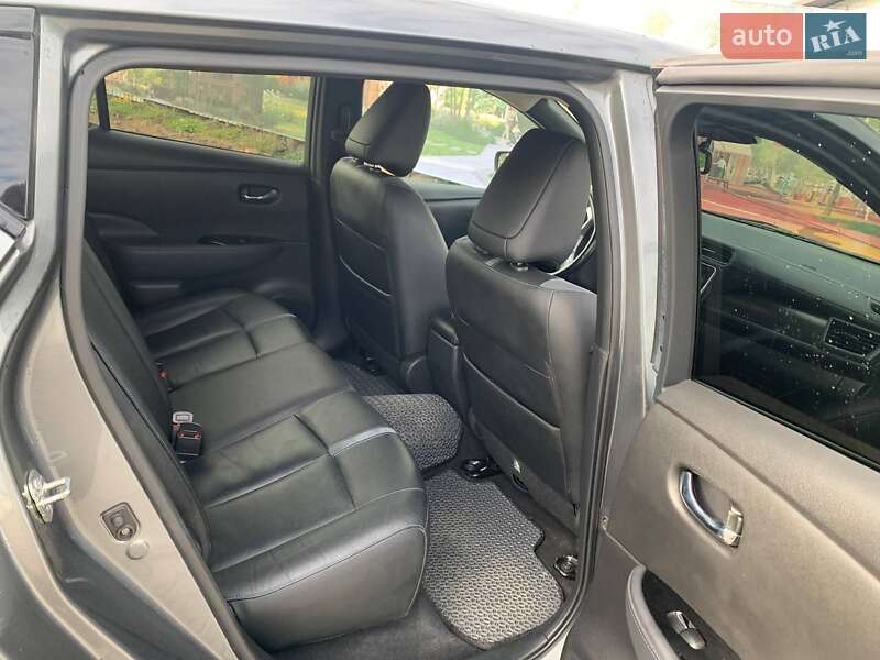 Хэтчбек Nissan Leaf 2018 в Умани