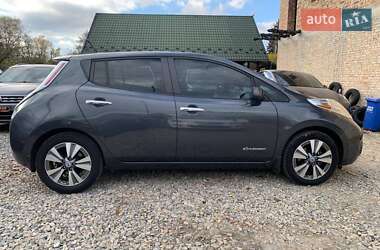 Хэтчбек Nissan Leaf 2013 в 