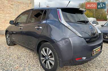 Хэтчбек Nissan Leaf 2013 в 