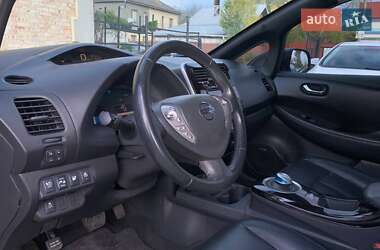 Хэтчбек Nissan Leaf 2013 в 