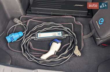 Хэтчбек Nissan Leaf 2013 в 