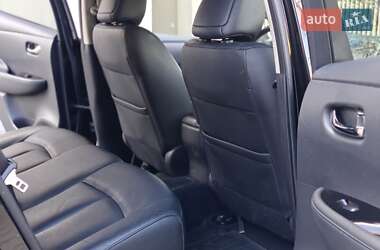 Хэтчбек Nissan Leaf 2014 в 