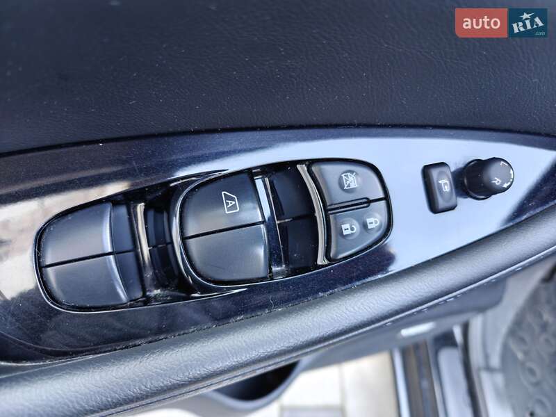 Хэтчбек Nissan Leaf 2014 в Ивано-Франковске