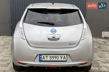 Хэтчбек Nissan Leaf 2011 в 