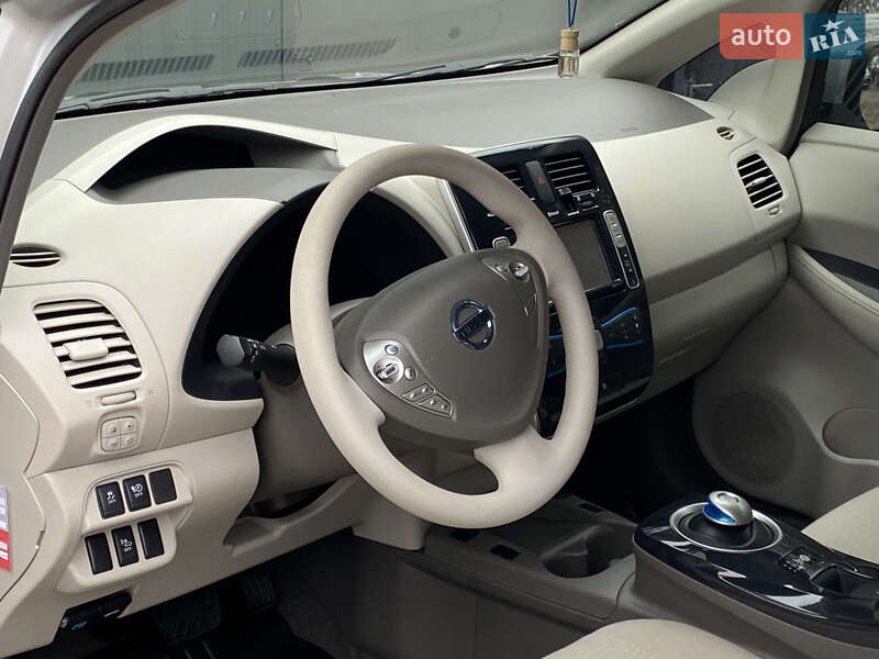 Хэтчбек Nissan Leaf 2011 в Калуше фото 10 Хэтчбек Nissan Leaf 2011 в Калуше