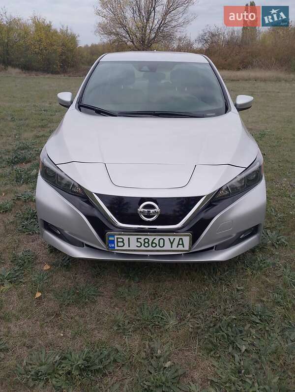 Хетчбек Nissan Leaf 2021 в Кременчуці