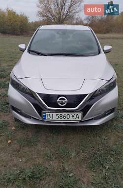 Хэтчбек Nissan Leaf 2021 в 