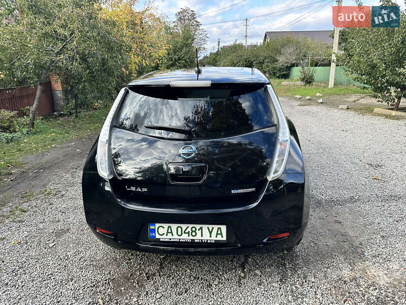 Хетчбек Nissan Leaf 2015 в Умані