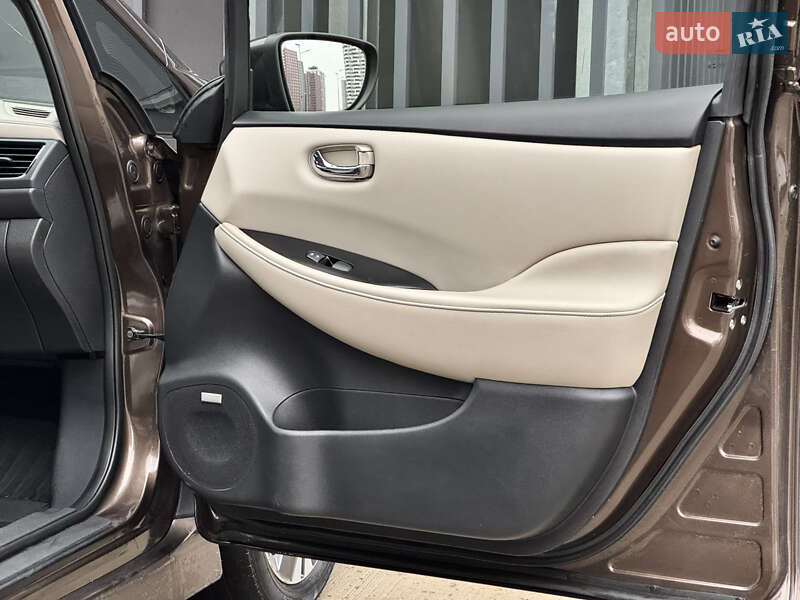 Хэтчбек Nissan Leaf 2018 в Киеве