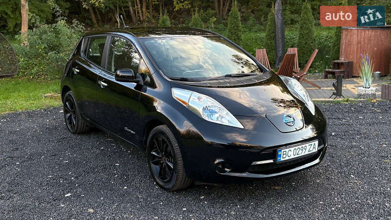 Хетчбек Nissan Leaf 2013 в Миколаєві
