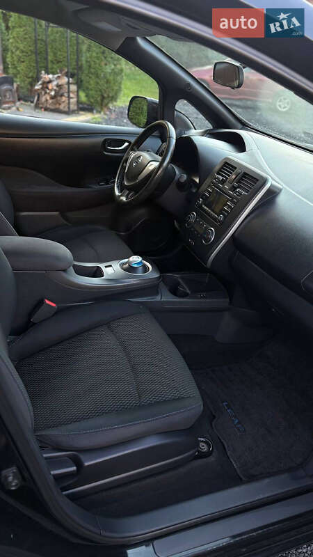 Хетчбек Nissan Leaf 2013 в Миколаєві