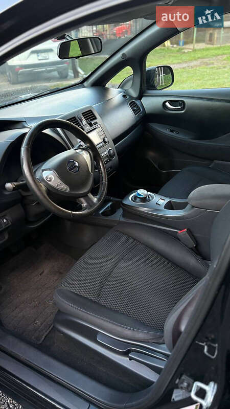 Хетчбек Nissan Leaf 2013 в Миколаєві