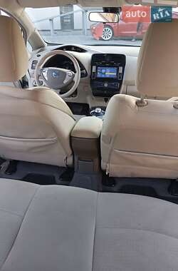 Хетчбек Nissan Leaf 2012 в 