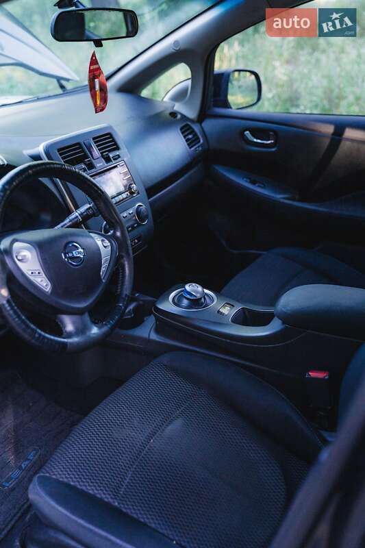 Хэтчбек Nissan Leaf 2015 в Киеве фото 11 Хэтчбек Nissan Leaf 2015 в Киеве