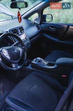 Хэтчбек Nissan Leaf 2015 в 