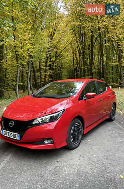 Хэтчбек Nissan Leaf 2022 в 